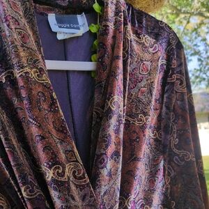 Maggie Barnes Elegant Purple Paisley Robe